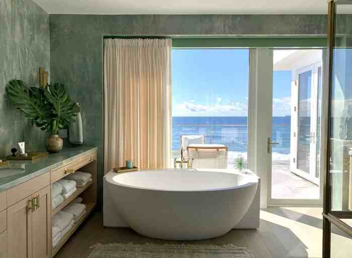 Beach themed bathroom decor ideas