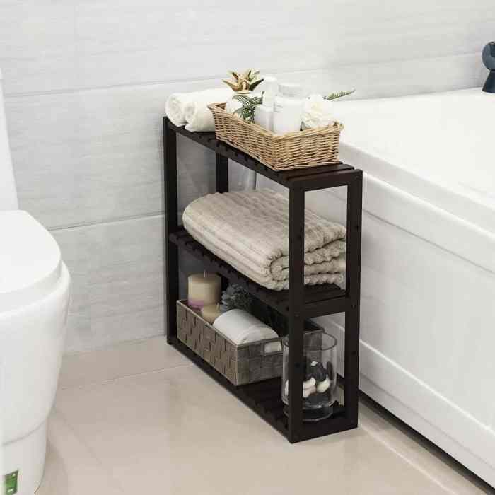 Modern bathroom shelf decor