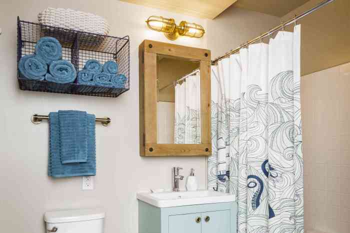 Beach theme decor for bathroom