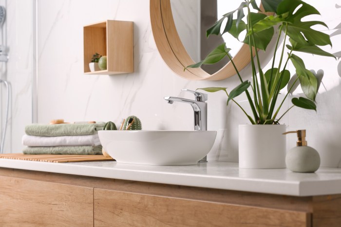 Modern bathroom plant decor