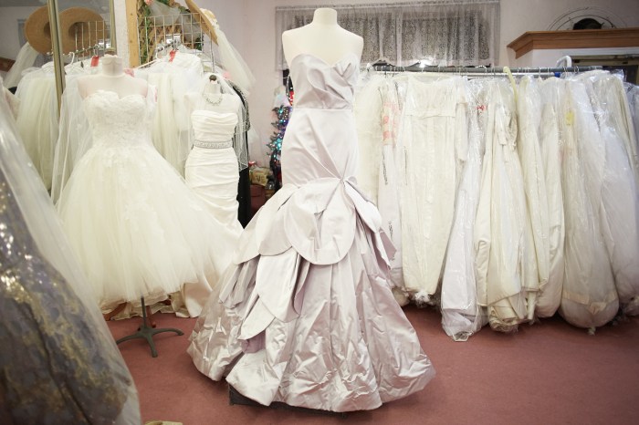 Wedding dresses outlets near me